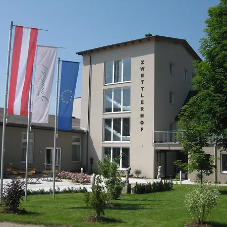 Zwettlerhof 4*